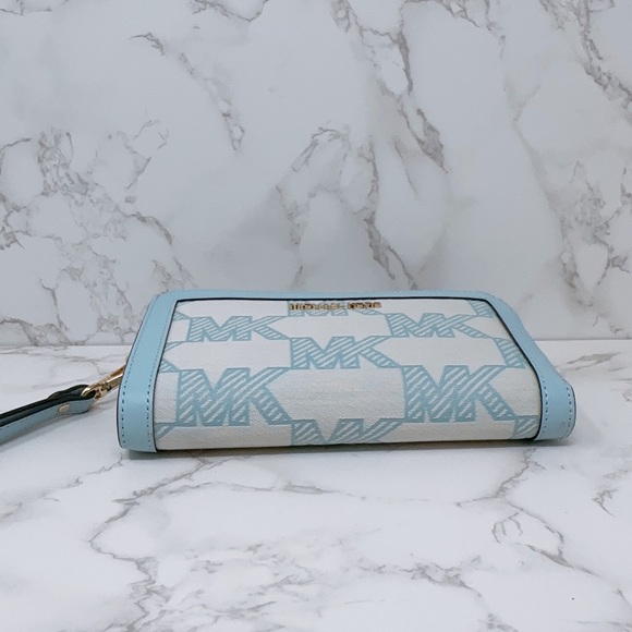 Michael Kors wallet - Picture 2 of 8